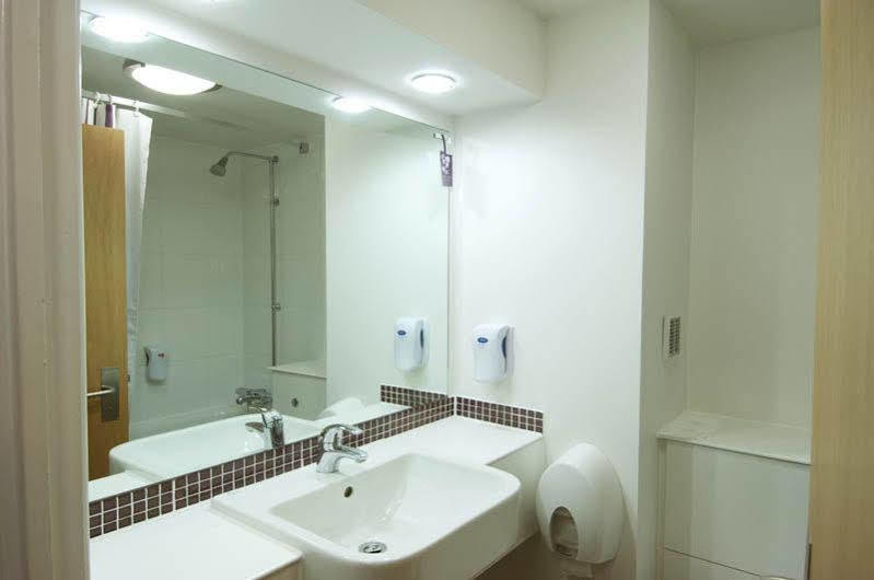 Premier Inn Colchester Exteriör bild